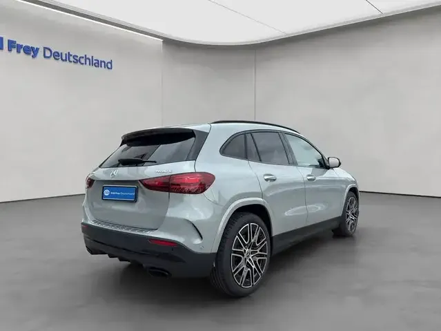 Mercedes-Benz GLA 220