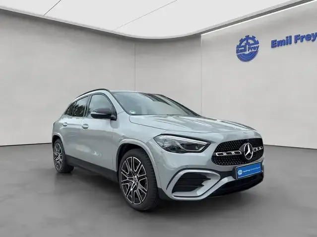 Mercedes-Benz GLA 220
