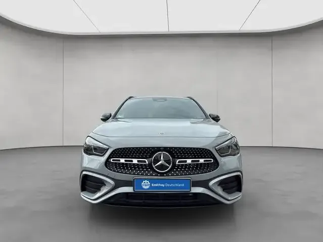Mercedes-Benz GLA 220
