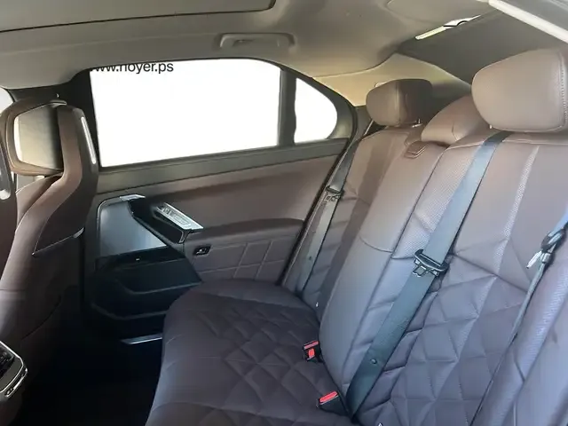 BMW 740