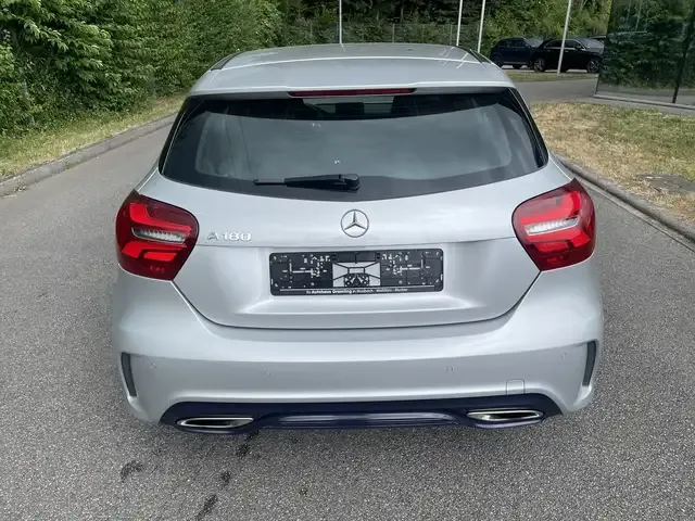 Mercedes-Benz A 180