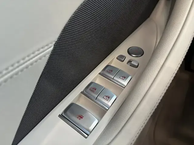 BMW 840