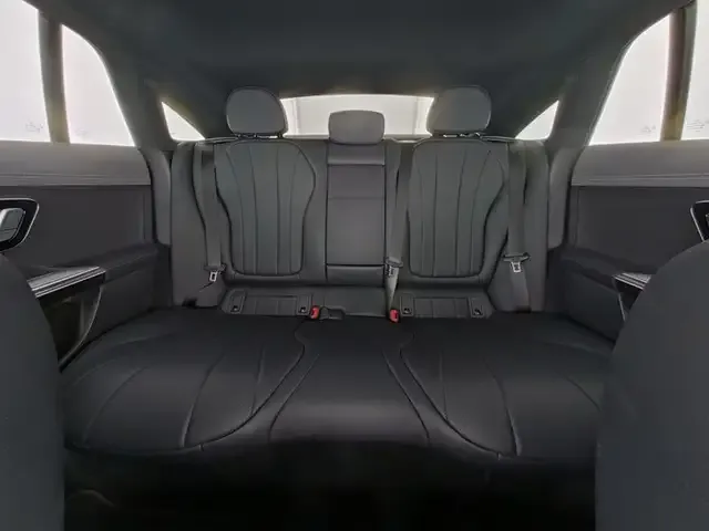 Mercedes-Benz EQE 300
