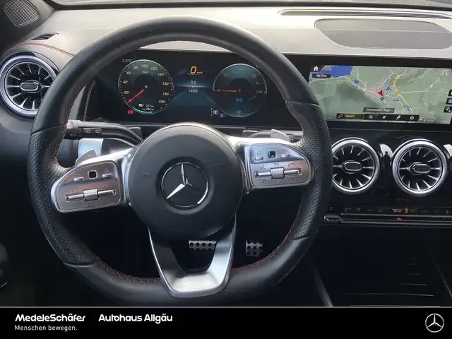 Mercedes-Benz EQB 300