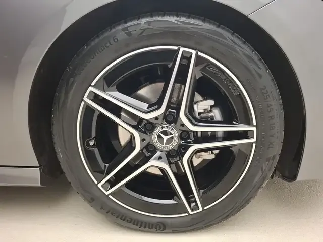 Mercedes-Benz CLA 180