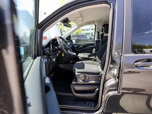 Mercedes-Benz V 220