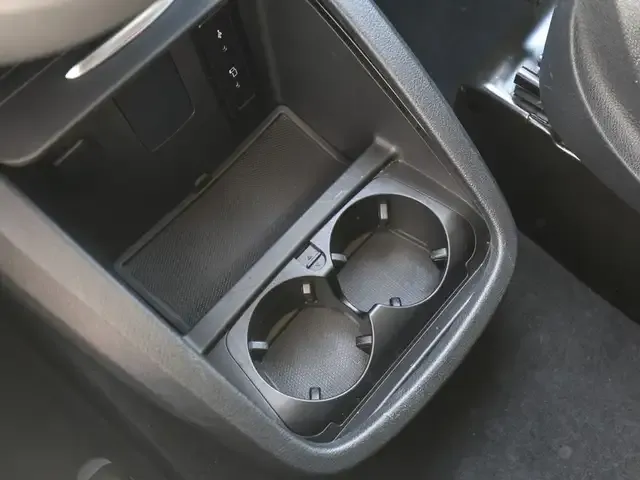 Mercedes-Benz V 220