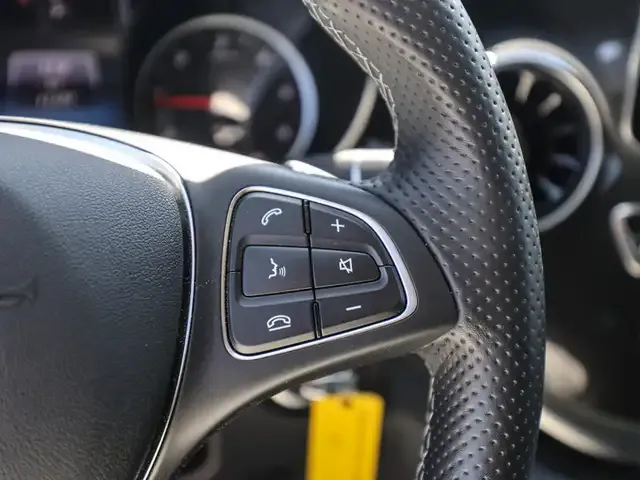 Mercedes-Benz V 220