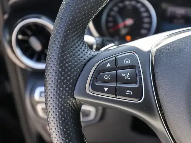 Mercedes-Benz V 220