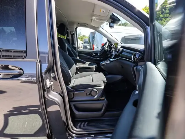 Mercedes-Benz V 220