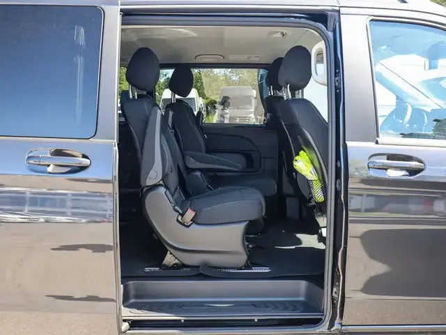 Mercedes-Benz V 220