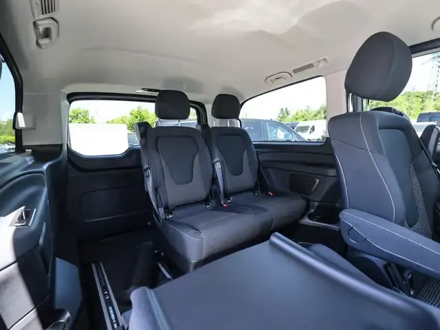Mercedes-Benz V 220