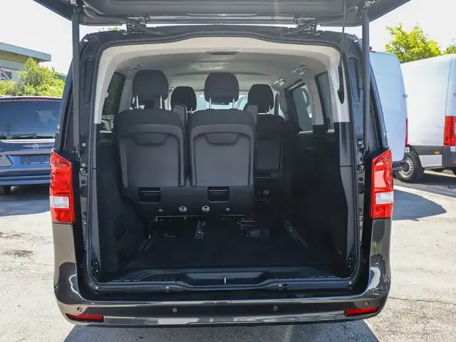 Mercedes-Benz V 220