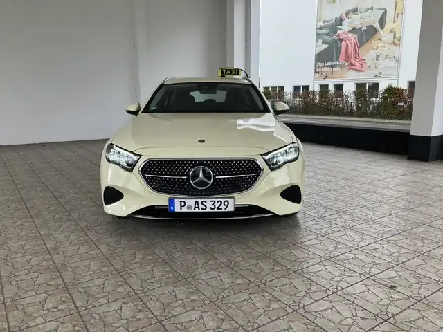 Mercedes-Benz E 200