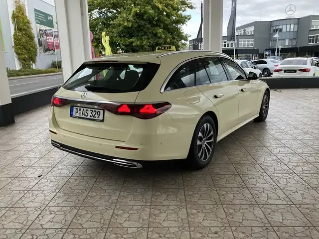 Mercedes-Benz E 200