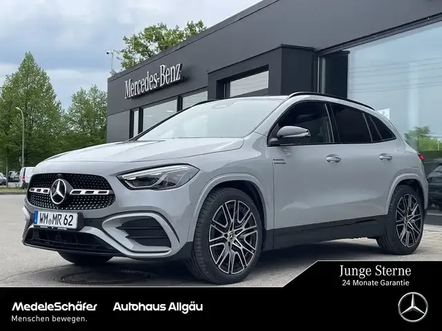 Mercedes-Benz GLA 220