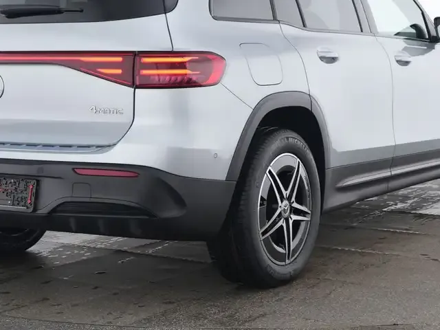 Mercedes-Benz EQB 300