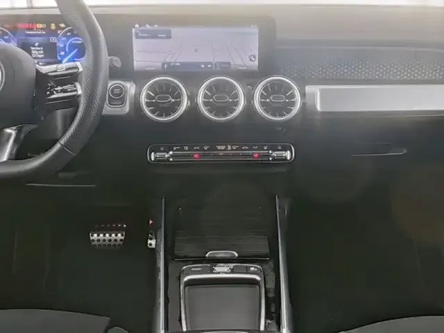 Mercedes-Benz EQB 300