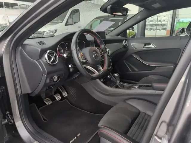 Mercedes-Benz GLA 180