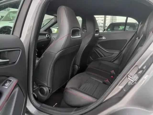Mercedes-Benz GLA 180