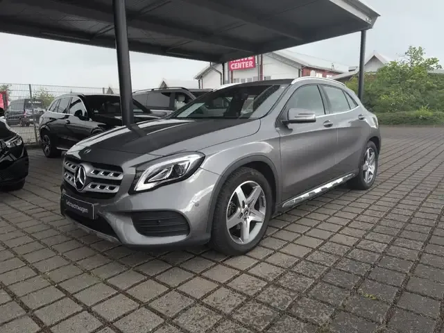 Mercedes-Benz GLA 180