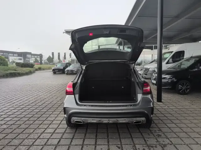 Mercedes-Benz GLA 180