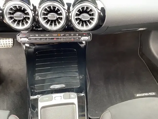 Mercedes-Benz CLA 220