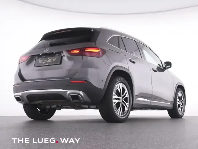 Mercedes-Benz GLA 200