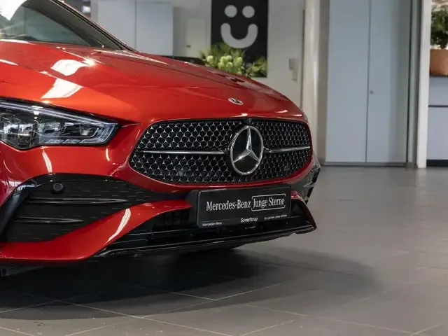 Mercedes-Benz CLA 200