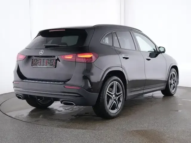 Mercedes-Benz GLA 180