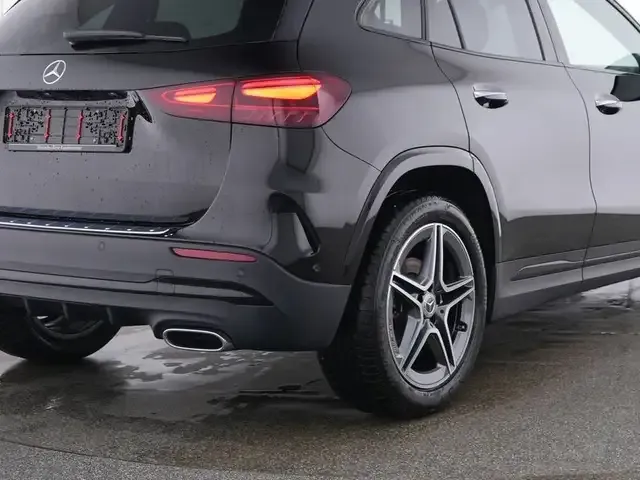 Mercedes-Benz GLA 180