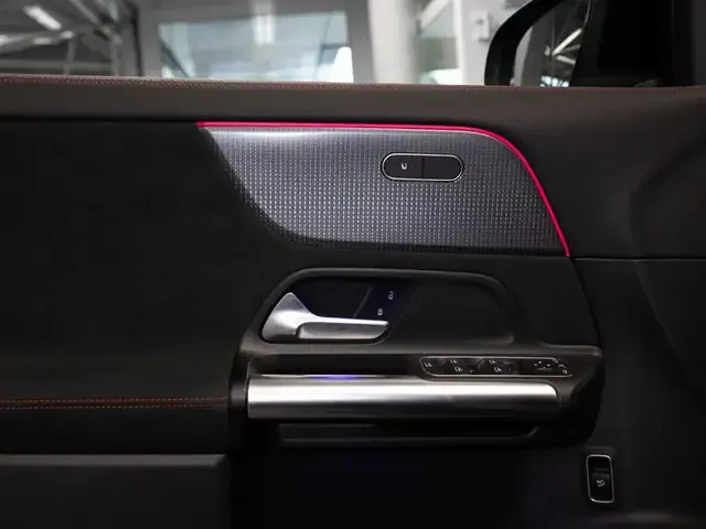 Mercedes-Benz EQA 300