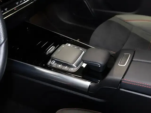 Mercedes-Benz EQA 300