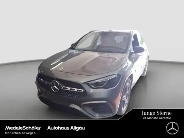 Mercedes-Benz GLA 220