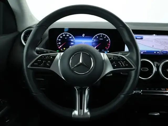 Mercedes-Benz GLA 180