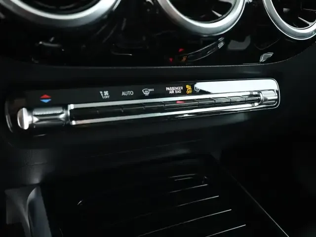 Mercedes-Benz GLA 180