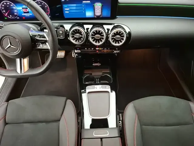 Mercedes-Benz CLA 180