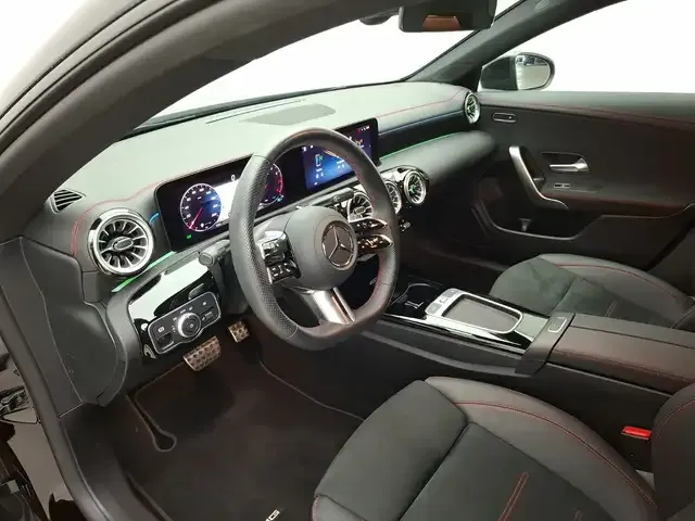 Mercedes-Benz CLA 180