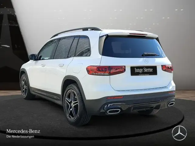 Mercedes-Benz GLB 220