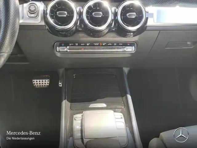 Mercedes-Benz GLB 220