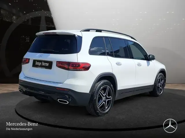 Mercedes-Benz GLB 220