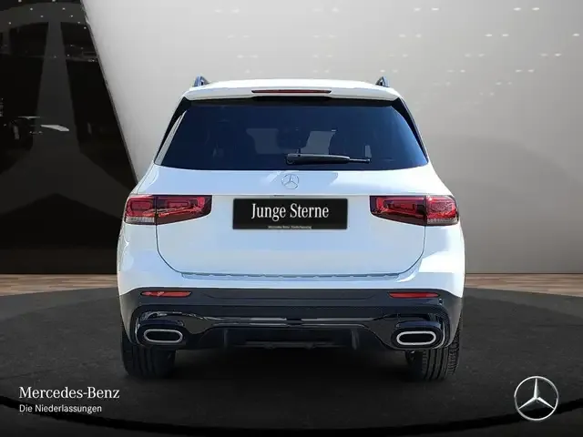 Mercedes-Benz GLB 220