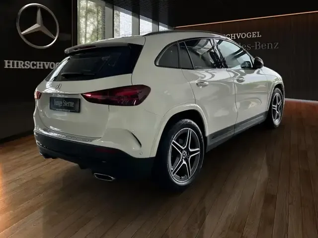 Mercedes-Benz GLA 200