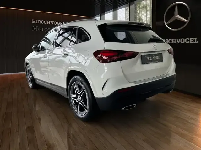 Mercedes-Benz GLA 200