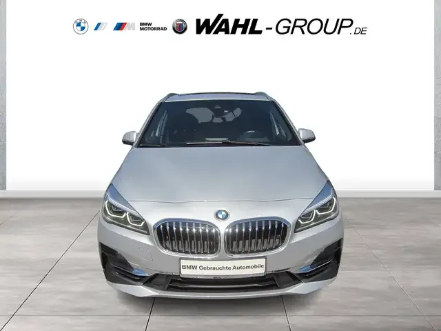 BMW 225