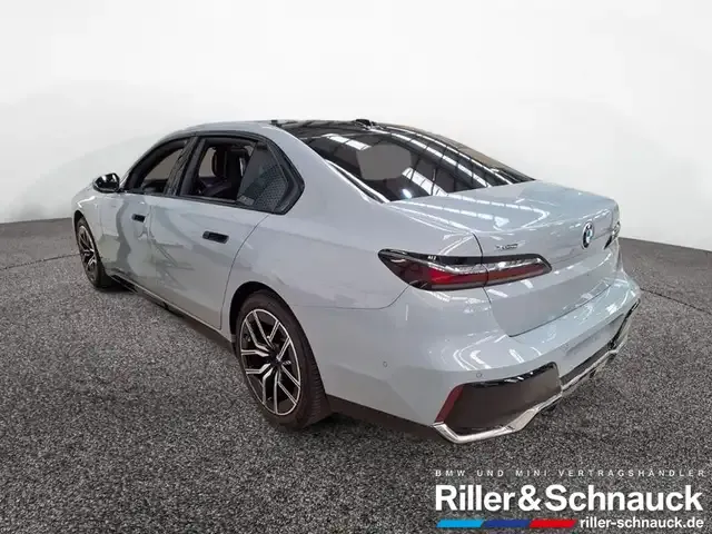 BMW 740