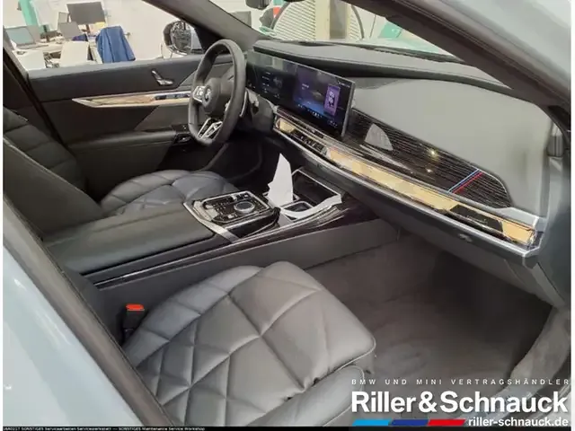 BMW 740