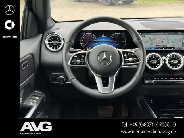 Mercedes-Benz EQB 300