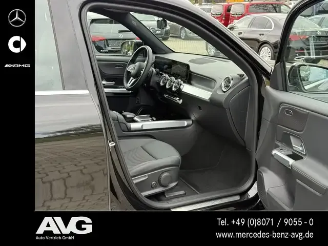 Mercedes-Benz EQB 300