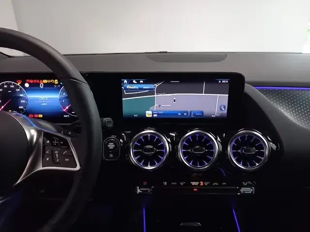 Mercedes-Benz B 220